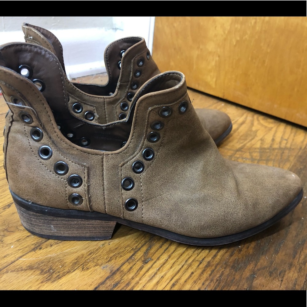 Cute fall ankle boots with embellishment